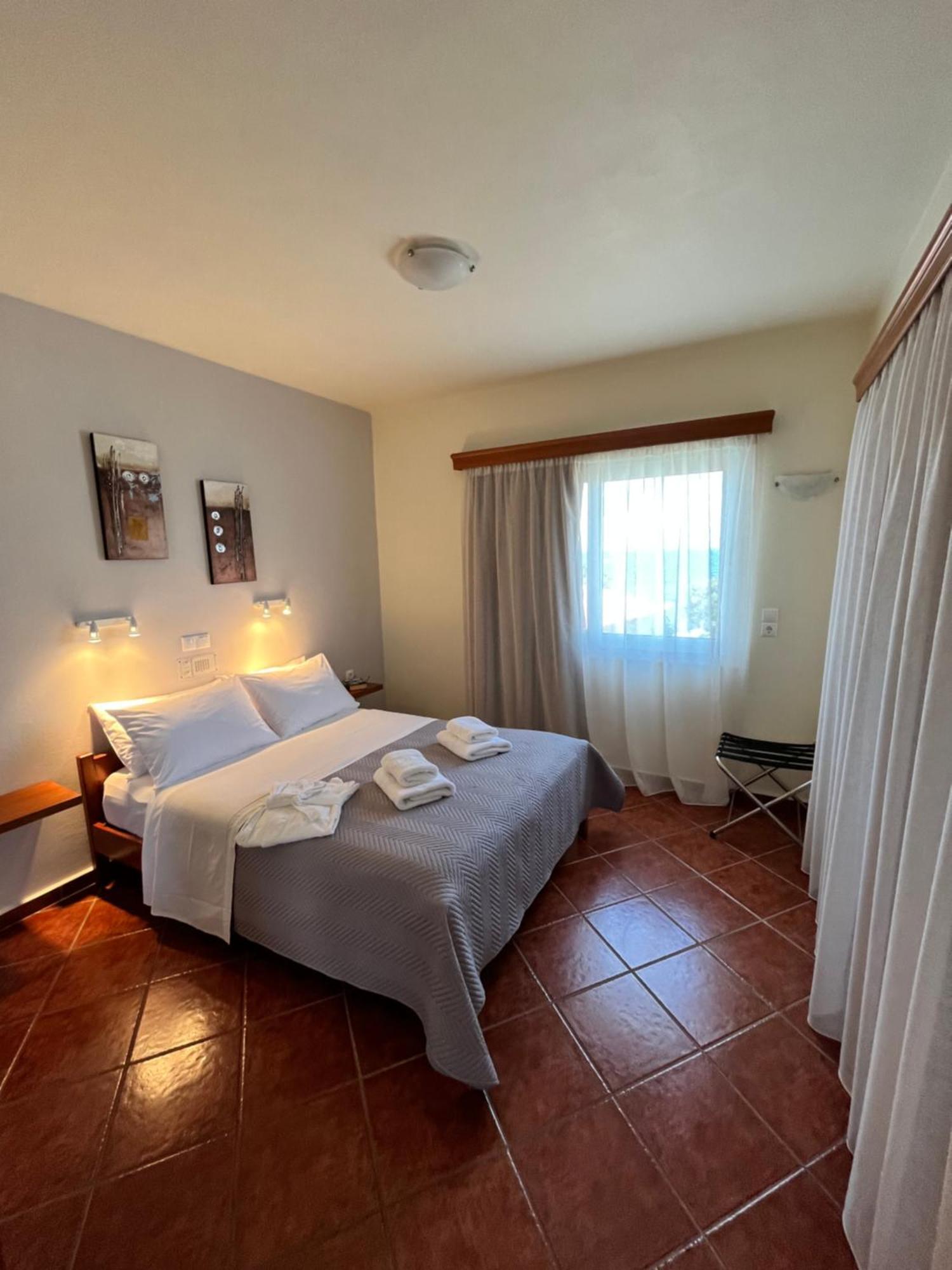 Iolkos Aparthotel 2*