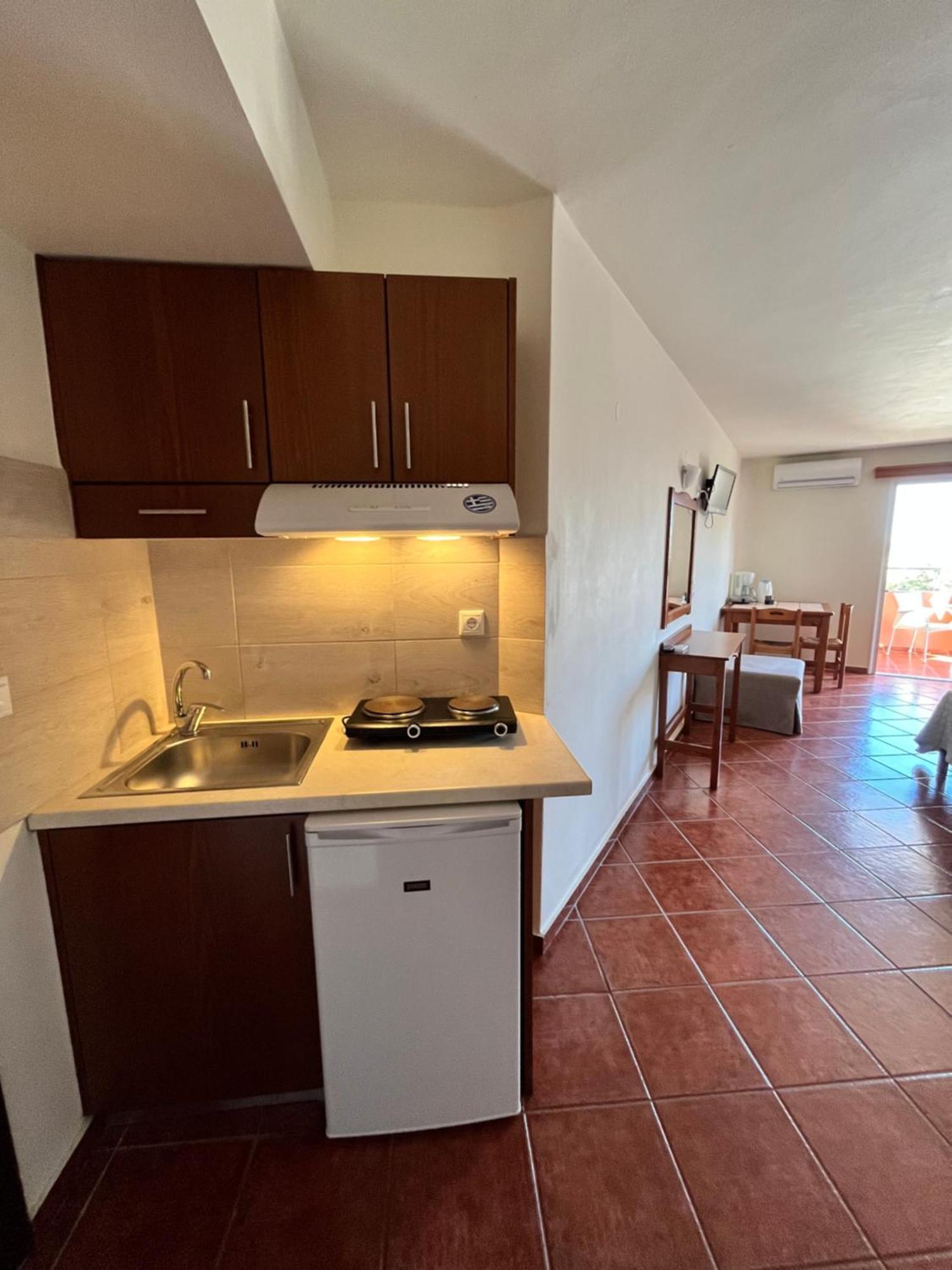Aparthotel Iolkos 2*