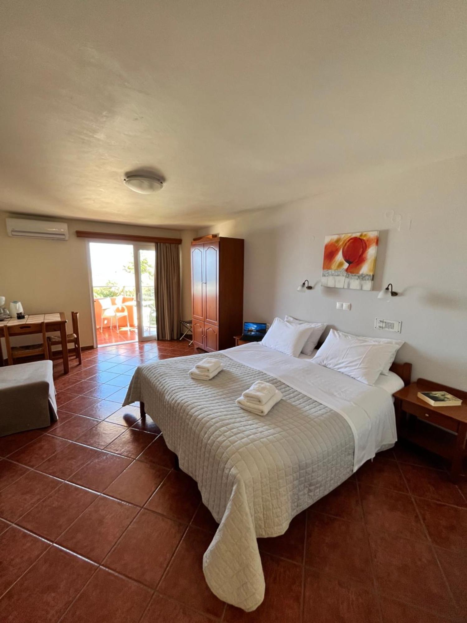 Iolkos Aparthotel 2*